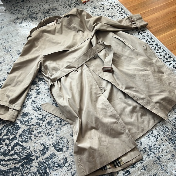 BURBERRY'S Trench Coat Size: Men Classi US 42 fits M/L - Picture 13 of 16